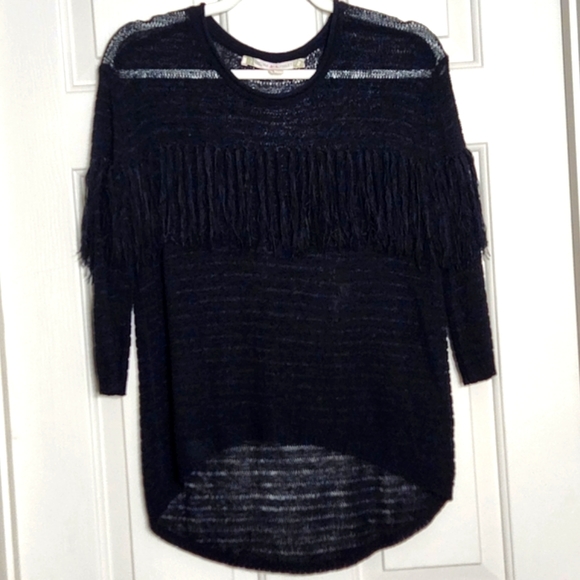 Chelsea & Violet Relaxed Fit crew Neck Crochet Fringe Sweater Size Small - Picture 3 of 7
